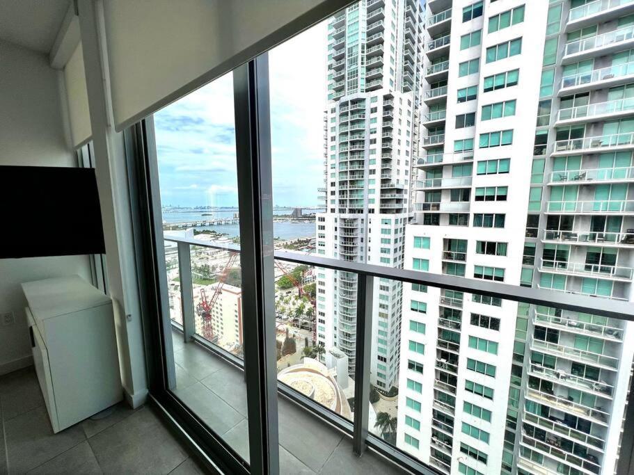 Spacious Studio In The Heart Of Downtown Miamiアパートメント エクステリア 写真