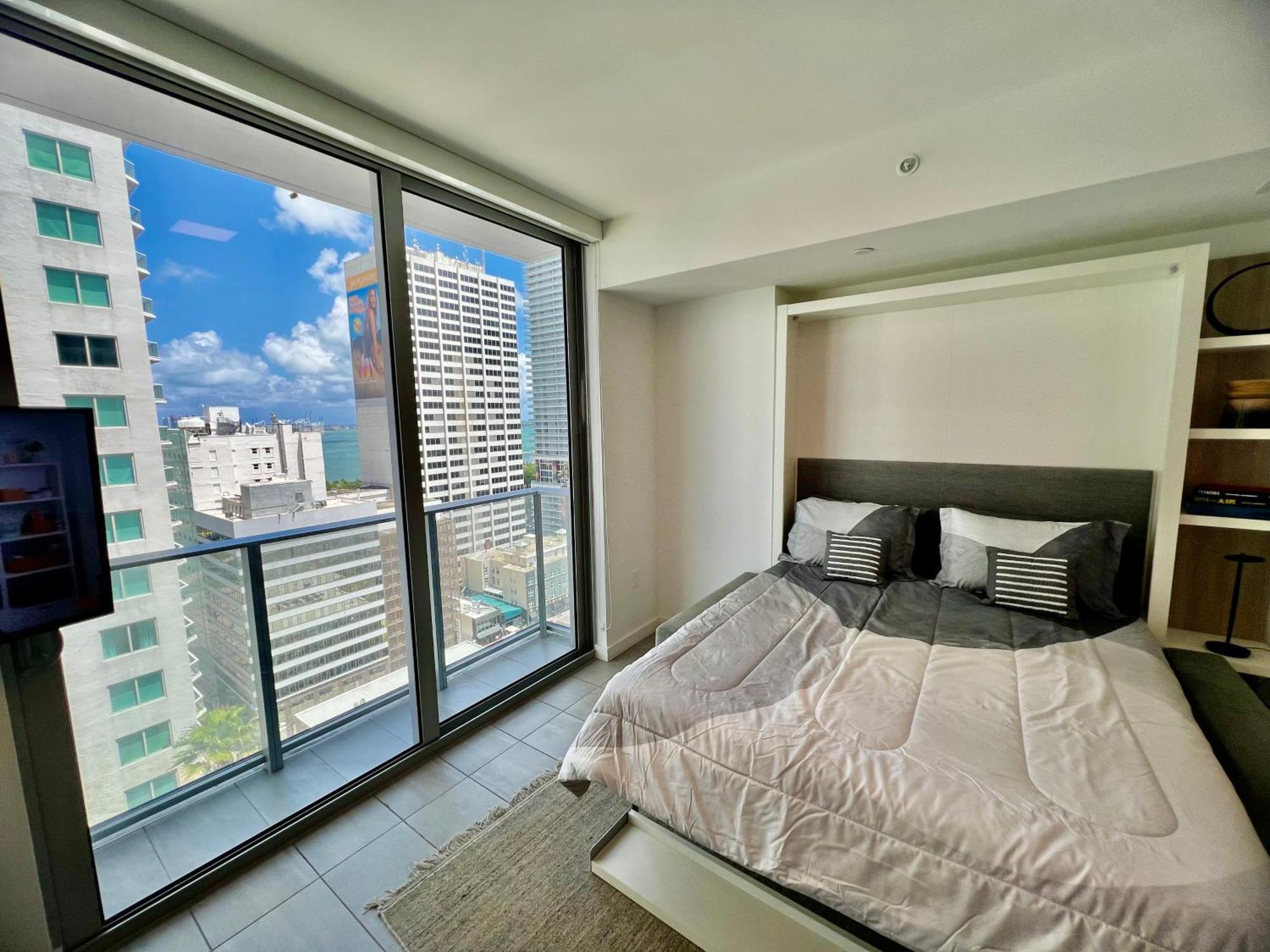 Spacious Studio In The Heart Of Downtown Miamiアパートメント エクステリア 写真