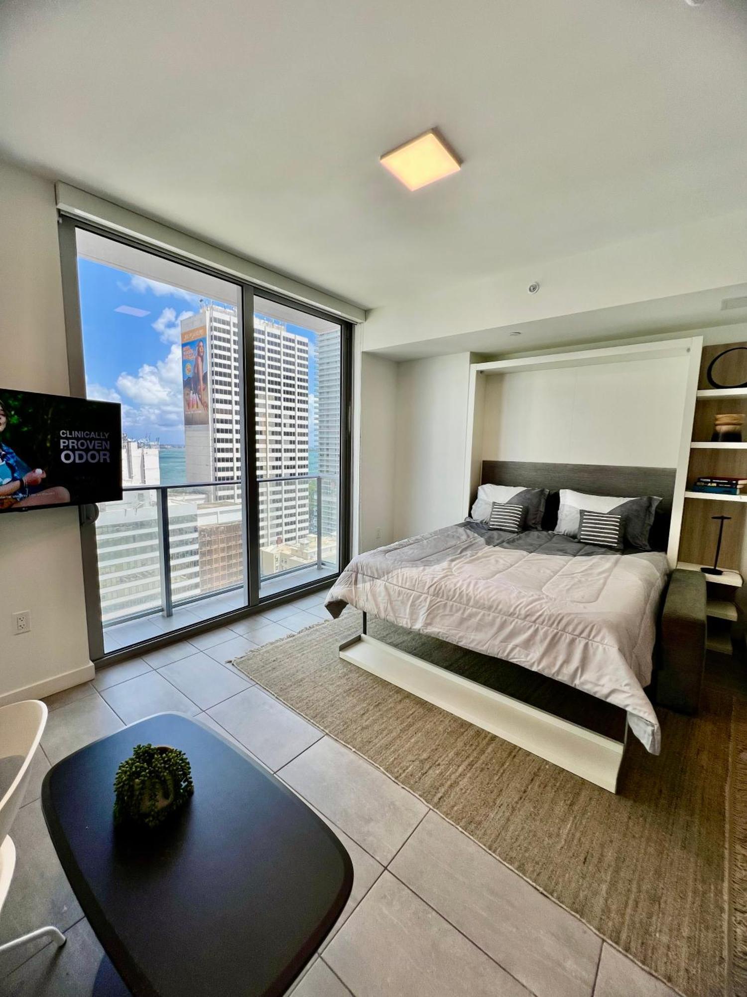 Spacious Studio In The Heart Of Downtown Miamiアパートメント エクステリア 写真